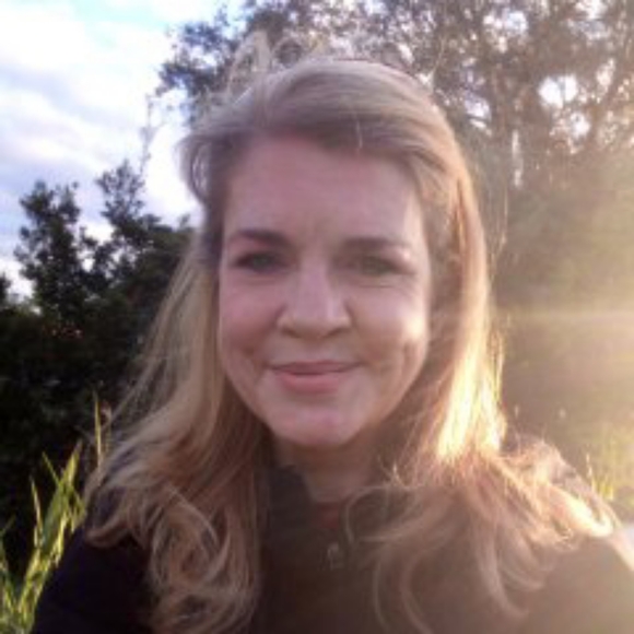 Meet your Posher, Amy - Picture 4 of 5